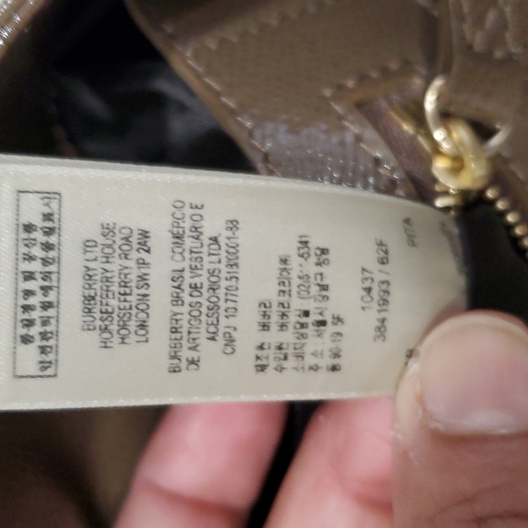 Authentic Burberry tote and wallet - Picture 9 of 11